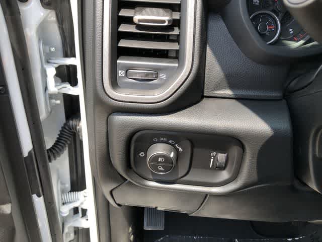 2026 RAM 3500 RAM 3500 TRADESMAN CREW CAB 4X4 8' BOX