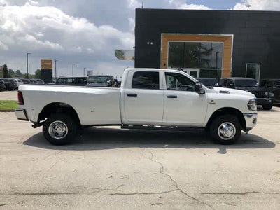 2026 RAM 3500 RAM 3500 TRADESMAN CREW CAB 4X4 8' BOX