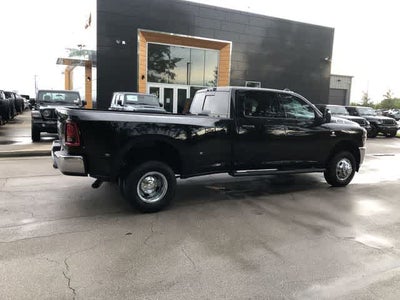 2026 RAM 3500 RAM 3500 TRADESMAN CREW CAB 4X4 8' BOX
