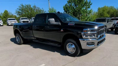 2026 RAM 3500 RAM 3500 TRADESMAN CREW CAB 4X4 8' BOX