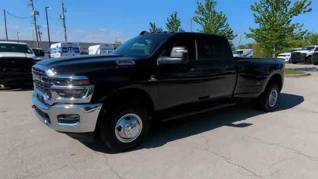 2026 RAM 3500 RAM 3500 TRADESMAN CREW CAB 4X4 8' BOX