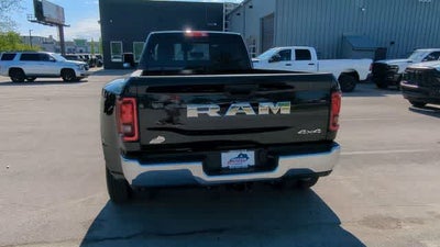 2026 RAM 3500 RAM 3500 TRADESMAN CREW CAB 4X4 8' BOX