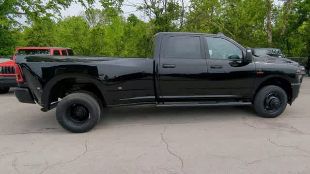 2026 RAM 3500 RAM 3500 TRADESMAN CREW CAB 4X4 8' BOX