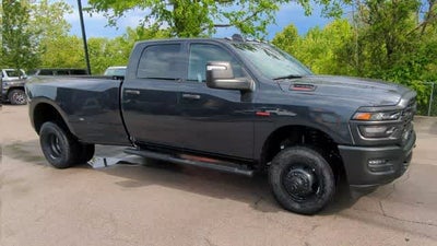 2026 RAM 3500 RAM 3500 TRADESMAN CREW CAB 4X4 8' BOX