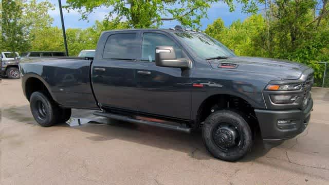 2026 RAM 3500 RAM 3500 TRADESMAN CREW CAB 4X4 8' BOX