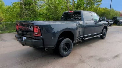 2026 RAM 3500 RAM 3500 TRADESMAN CREW CAB 4X4 8' BOX