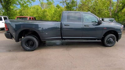 2026 RAM 3500 RAM 3500 TRADESMAN CREW CAB 4X4 8' BOX