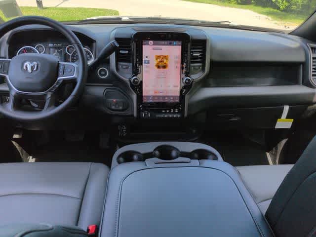 2026 RAM 3500 RAM 3500 TRADESMAN CREW CAB 4X4 8' BOX