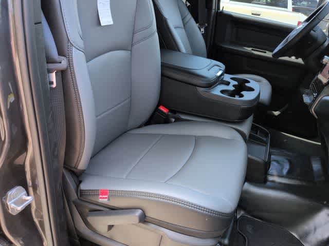 2026 RAM 3500 RAM 3500 TRADESMAN CREW CAB 4X4 8' BOX