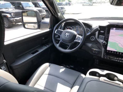 2026 RAM 3500 RAM 3500 TRADESMAN CREW CAB 4X4 8' BOX