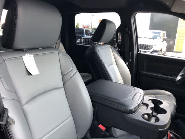 2026 RAM 3500 RAM 3500 TRADESMAN CREW CAB 4X4 8' BOX