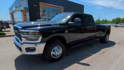 2026 RAM 3500 RAM 3500 TRADESMAN CREW CAB 4X4 8' BOX