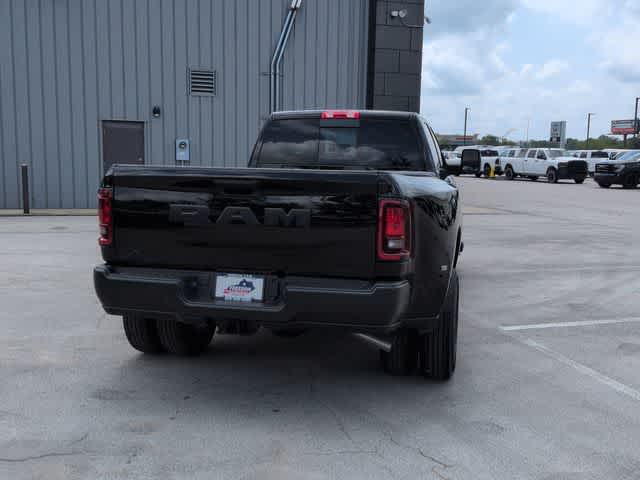 2026 RAM 3500 RAM 3500 TRADESMAN CREW CAB 4X4 8' BOX