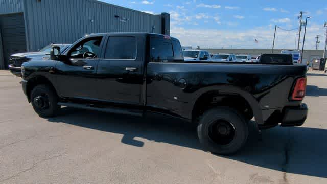 2026 RAM 3500 RAM 3500 TRADESMAN CREW CAB 4X4 8' BOX