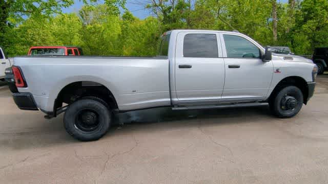 2026 RAM 3500 RAM 3500 TRADESMAN CREW CAB 4X4 8' BOX