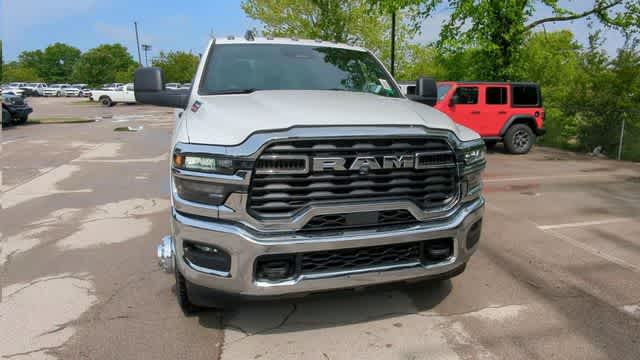 2026 RAM 3500 RAM 3500 TRADESMAN CREW CAB 4X4 8' BOX