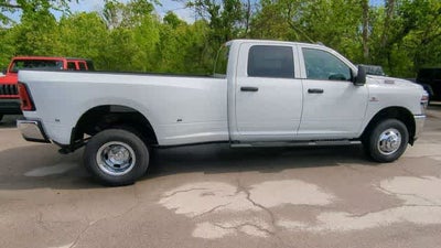 2026 RAM 3500 RAM 3500 TRADESMAN CREW CAB 4X4 8' BOX