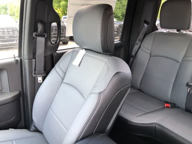 2026 RAM 3500 RAM 3500 TRADESMAN CREW CAB 4X4 8' BOX