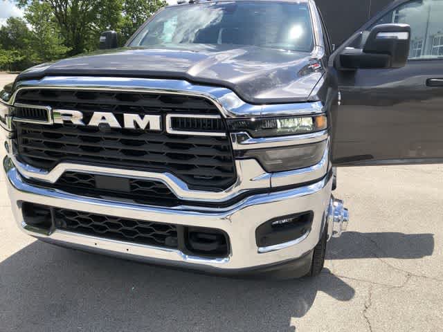 2026 RAM 3500 RAM 3500 TRADESMAN CREW CAB 4X4 8' BOX