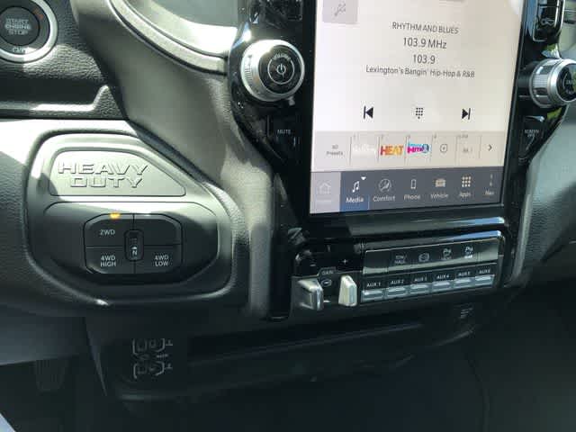 2026 RAM 3500 RAM 3500 TRADESMAN CREW CAB 4X4 8' BOX