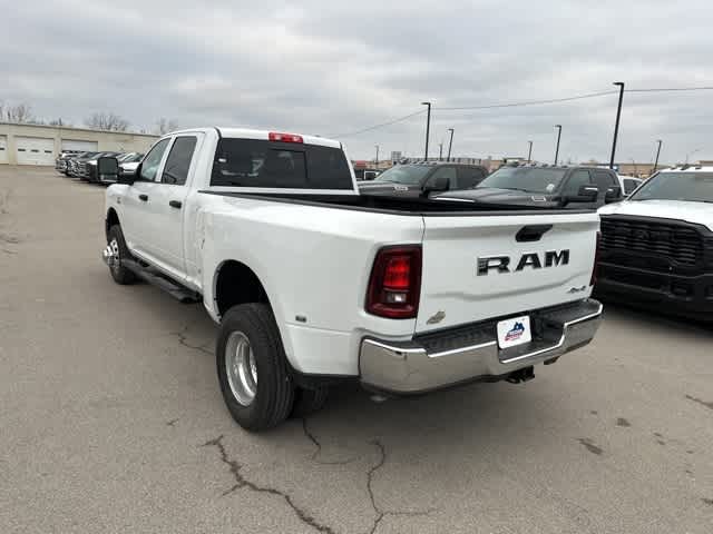 2026 RAM 3500 RAM 3500 TRADESMAN CREW CAB 4X4 8' BOX