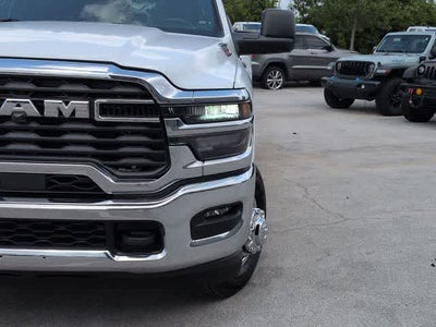 2026 RAM 3500 RAM 3500 TRADESMAN CREW CAB 4X4 8' BOX