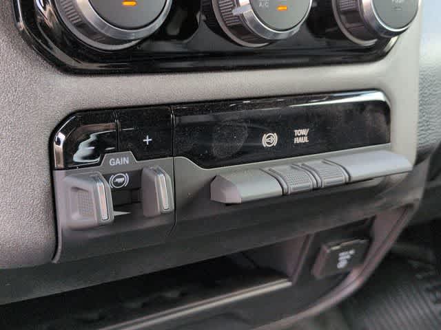 2026 RAM 3500 RAM 3500 TRADESMAN CREW CAB 4X4 8' BOX