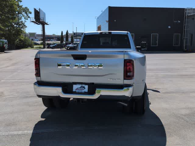 2026 RAM 3500 RAM 3500 TRADESMAN CREW CAB 4X4 8' BOX