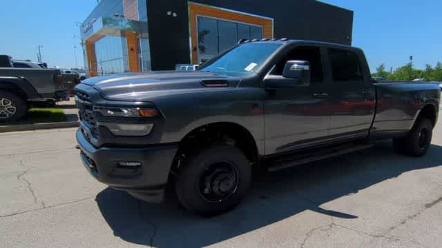 2026 RAM 3500 RAM 3500 TRADESMAN CREW CAB 4X4 8' BOX