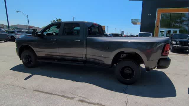 2026 RAM 3500 RAM 3500 TRADESMAN CREW CAB 4X4 8' BOX