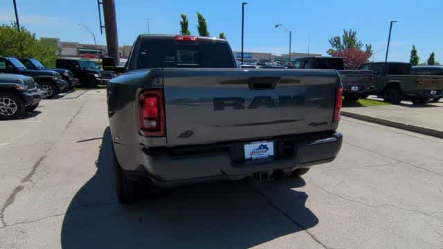 2026 RAM 3500 RAM 3500 TRADESMAN CREW CAB 4X4 8' BOX