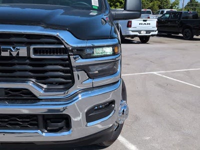 2026 RAM 3500 RAM 3500 TRADESMAN CREW CAB 4X4 8' BOX