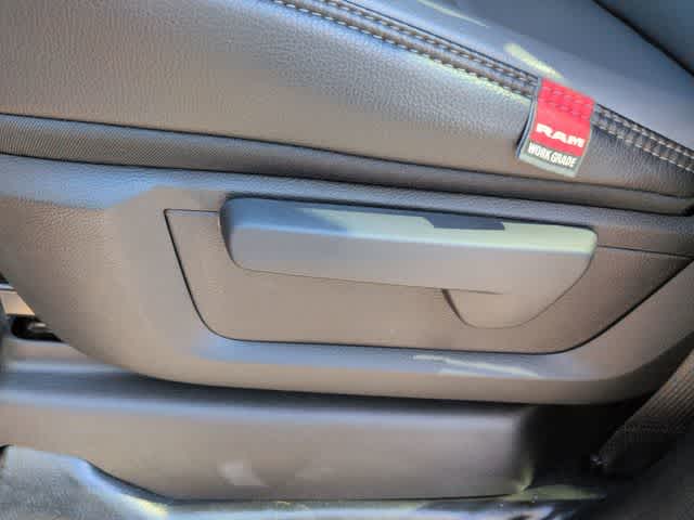 2026 RAM 3500 RAM 3500 TRADESMAN CREW CAB 4X4 8' BOX