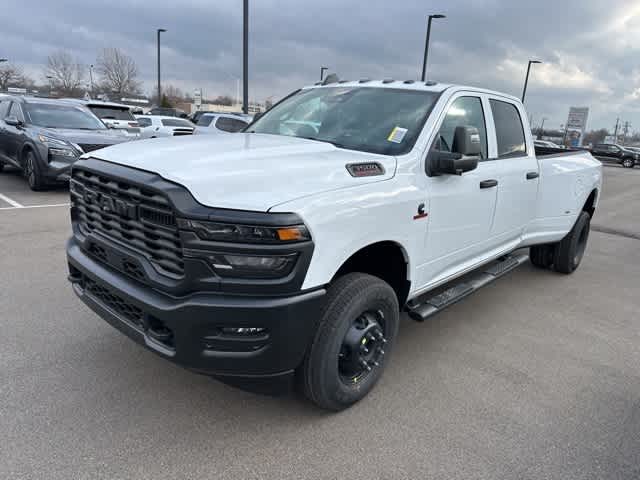 2026 RAM 3500 RAM 3500 TRADESMAN CREW CAB 4X4 8' BOX
