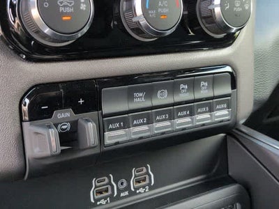 2026 RAM 3500 RAM 3500 BIG HORN CREW CAB 4X4 8' BOX