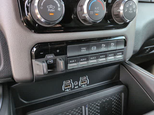 2026 RAM 3500 RAM 3500 BIG HORN CREW CAB 4X4 8' BOX