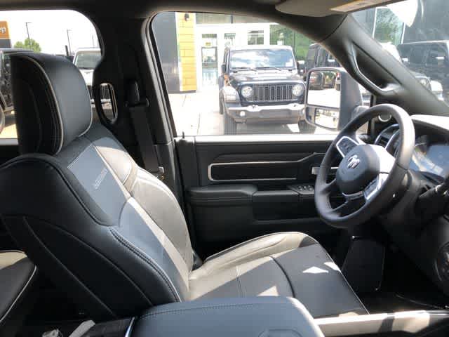 2026 RAM 3500 RAM 3500 LARAMIE CREW CAB 4X4 8' BOX