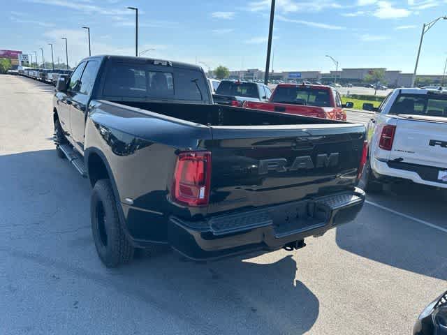 2026 RAM 3500 RAM 3500 LARAMIE CREW CAB 4X4 8' BOX