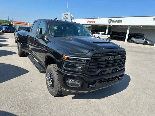 2026 RAM 3500 RAM 3500 LARAMIE CREW CAB 4X4 8' BOX