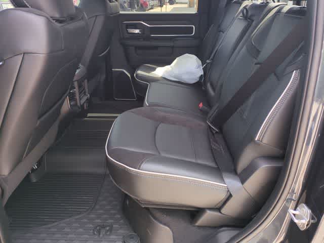 2026 RAM 3500 RAM 3500 LARAMIE CREW CAB 4X4 8' BOX