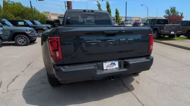 2026 RAM 3500 RAM 3500 LARAMIE CREW CAB 4X4 8' BOX