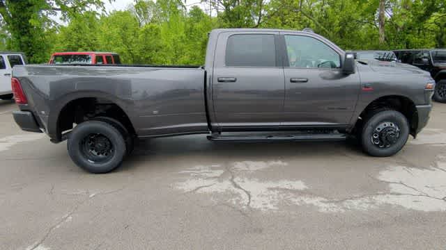 2026 RAM 3500 RAM 3500 LARAMIE CREW CAB 4X4 8' BOX
