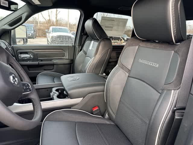 2026 RAM 3500 RAM 3500 LARAMIE CREW CAB 4X4 8' BOX