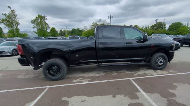 2026 RAM 3500 RAM 3500 LARAMIE CREW CAB 4X4 8' BOX