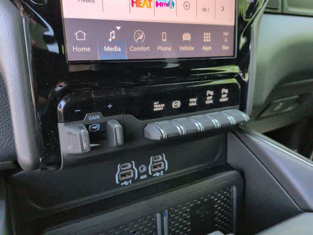 2026 RAM 3500 RAM 3500 LARAMIE CREW CAB 4X4 8' BOX