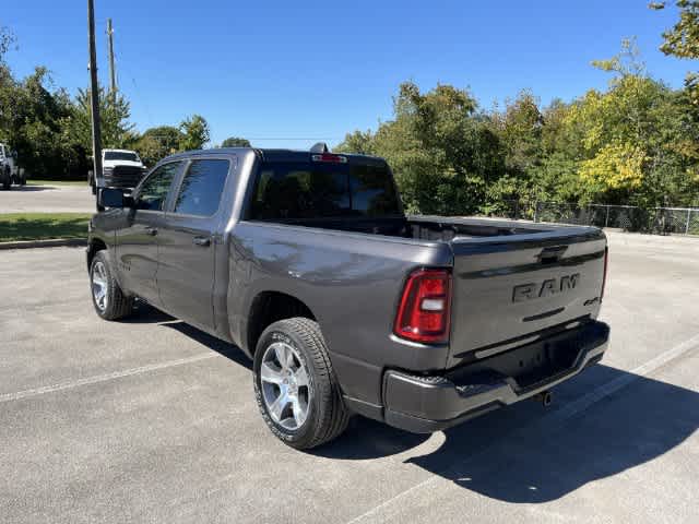 2026 RAM 1500 RAM 1500 EXPRESS CREW CAB 4X4 5'7' BOX
