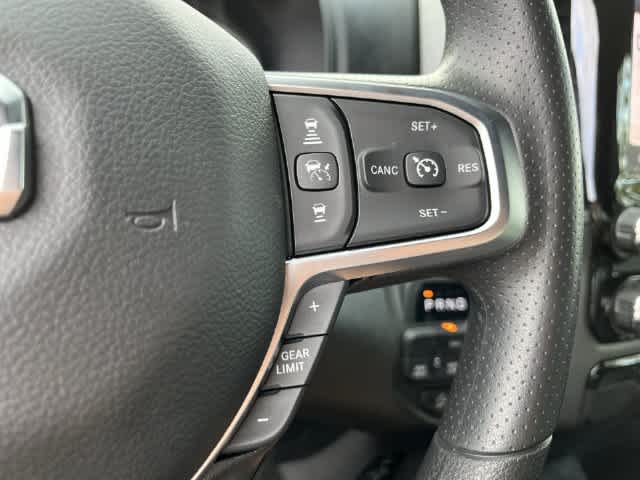 2027 RAM 1500 RAM 1500 WARLOCK CREW CAB 4X4 5'7' BOX