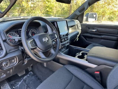 2027 RAM 1500 RAM 1500 EXPRESS CREW CAB 4X4 5'7' BOX