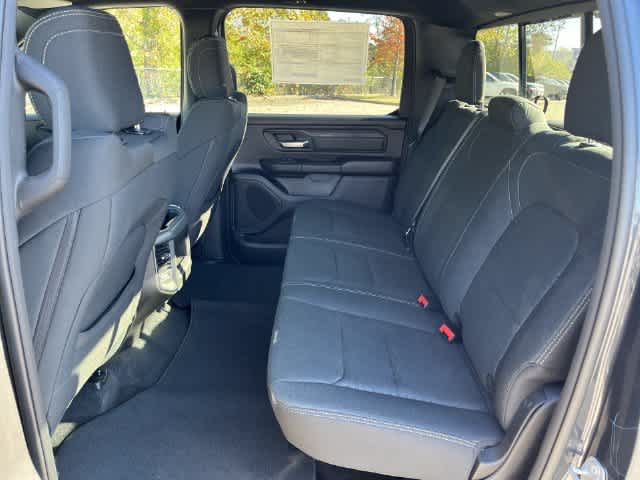 2027 RAM 1500 RAM 1500 EXPRESS CREW CAB 4X4 5'7' BOX