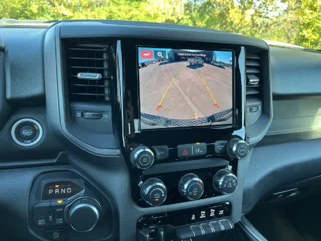 2027 RAM 1500 RAM 1500 EXPRESS CREW CAB 4X4 5'7' BOX